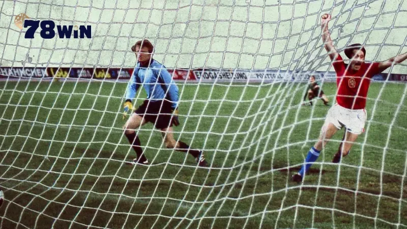 Pha Panenka của Antonín Panenka trong trận chung kết Euro 1976